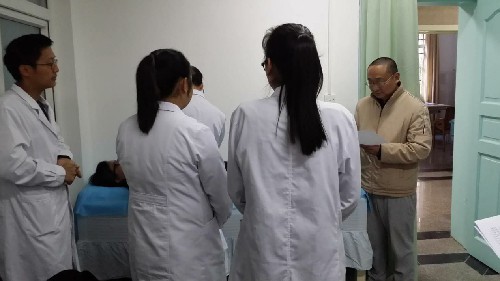 红河州第三人民医院开展门诊多学科会诊 应对疑难杂症