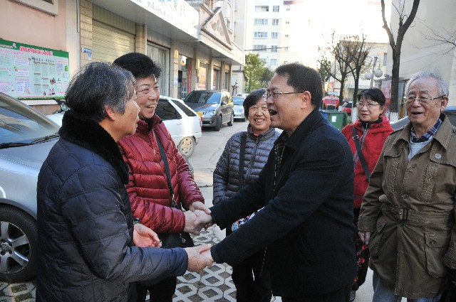 2019新春前夕 红河州第三人民医院看望住昆明老职工