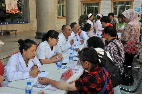 红河州三医院多措并举 开展“18岁以上知血压”行动