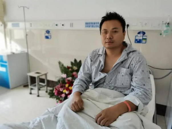 红河州第三人民医院一患者心脏先后骤停9次 多科室联动成功抢救