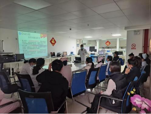 云南省第一人民医院张宏专家团队工作站专家到我院指导工作