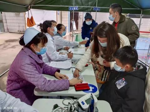 各位小朋友们~~~ 快一起去打“苗苗”吧~