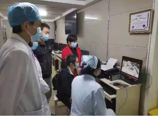 红河州第三人民医院组织观看《平安行》交通安全警示教育片