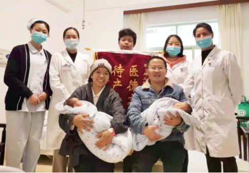 年末岁首好事成双：两对双胞胎从红河州第三人民医院顺利出院