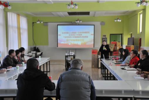 护苗成长：红河州第三人民医院宝华小学健康指导点挂牌成立