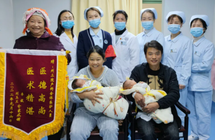 牛气冲天 虎虎生威 红河州第三人民医院产科连续接生3对双胞胎