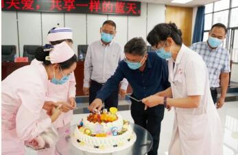 孩子，愿我们成为你生命的基石、跑道、梯子——记爱残助残典型人物、红河州第三人民医院康复医院负责人张梅