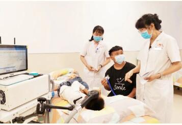 康复仁心化甘霖 小康路上不掉队：“红河白鹇”张梅的特殊贡献