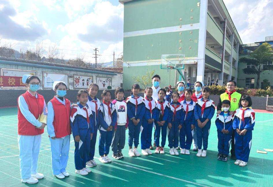 作风卫健：弘扬雷锋精神 做合格志愿者 红河州第三人民医院团委走进阳山小学