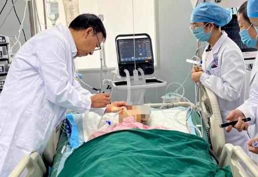 活力卫健：许汪斌教授专家团队到红河州第三人民医院开展业务指导