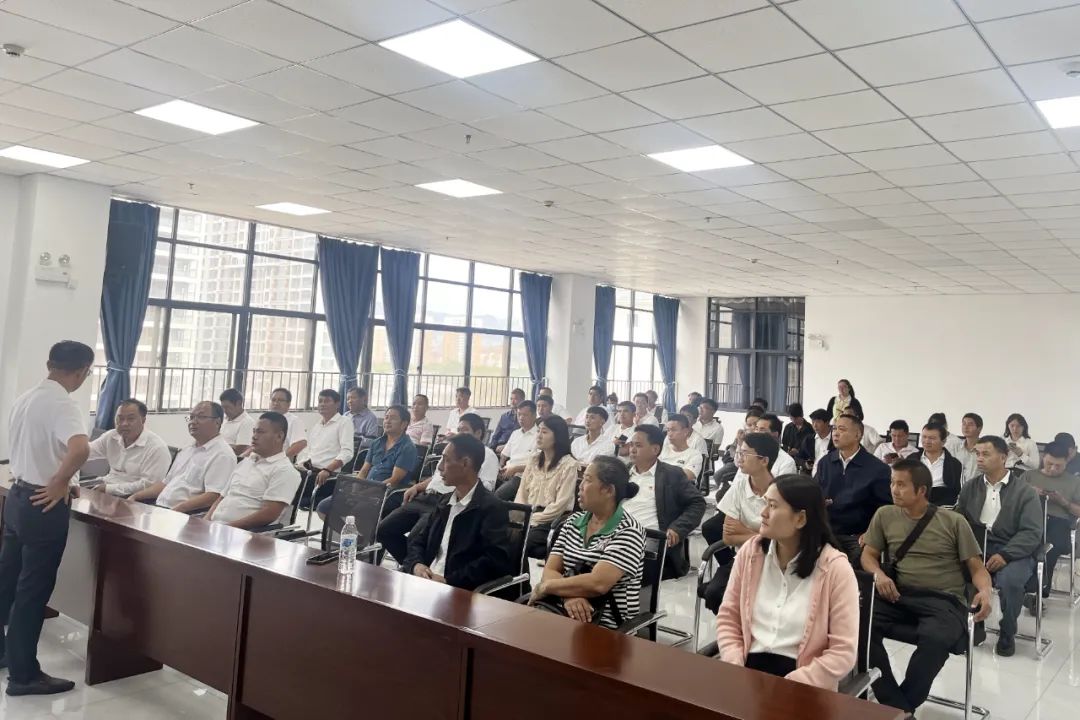 【担当卫健】红河县乡村残疾人工作者到红河州残疾人康复中心进行教学观摩