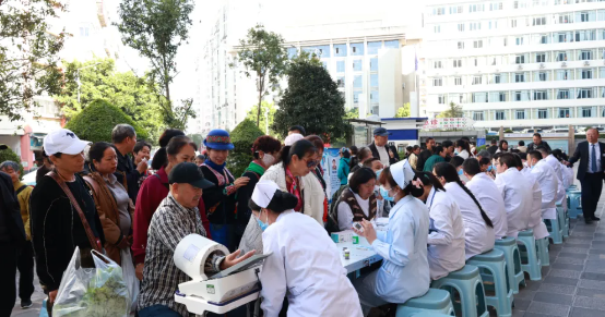 【担当卫健】让“卒”不及防变成防患未然：红河州第三人民医院开展“世界卒中日”义诊活动